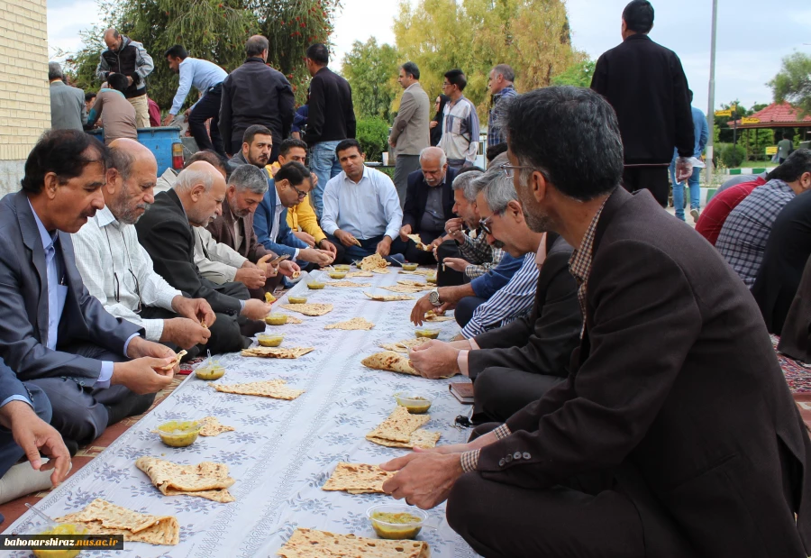 تجلیل از سرپرست نمونه خوابگاه دانشکده شهید باهنر و حضور در جمع صمیمی دانشجویان  7