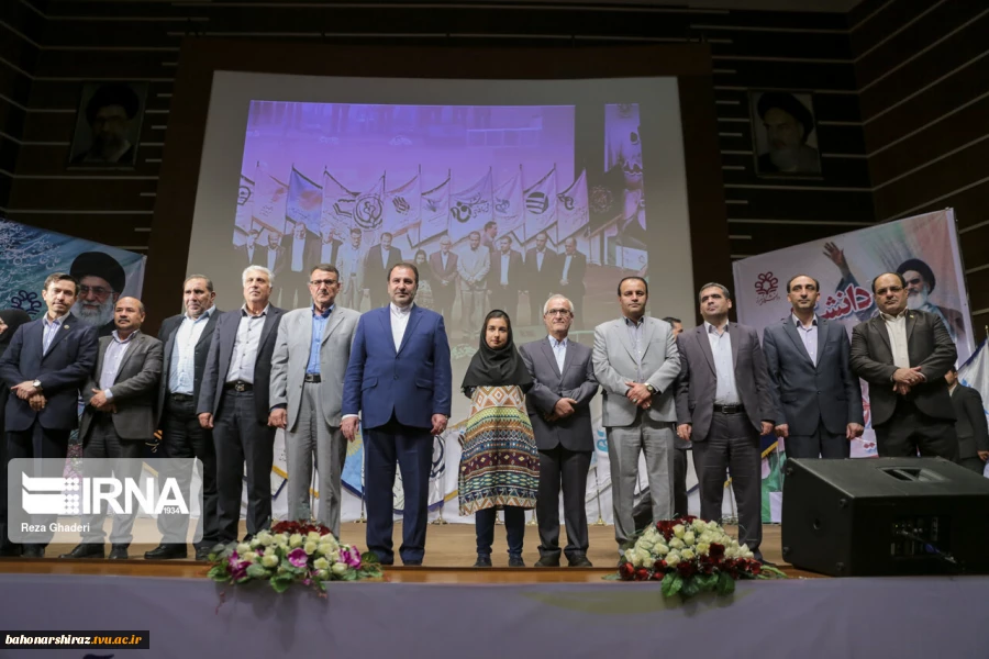 حضور دانشجویان دختر و پسر دانشکده های فنی دختران و شهید باهنر شیراز در آیین بازگشایی دانشگاه های استان فارس 20