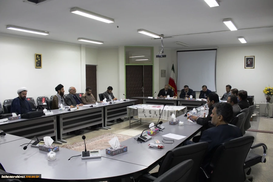 در جلسه گروه معارف اسلامی دانشکده فنی و حرفه ای شهید باهنر شیراز تاکید شد:

تبیین سرفصل های بیانیه گام دوم انقلاب در بین اساتید و دانشجویان 2