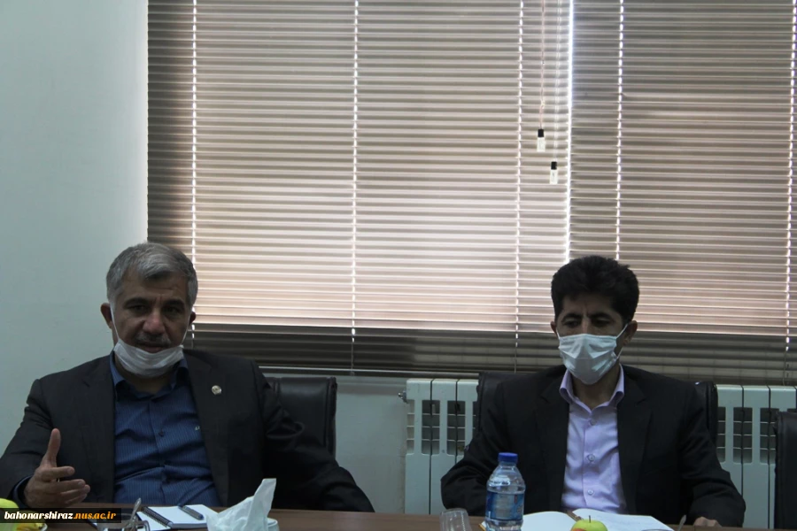 تجلیل رئیس دانشگاه فنی و حرفه ای فارس از مدیر امور شعب بانک تجارت

 6